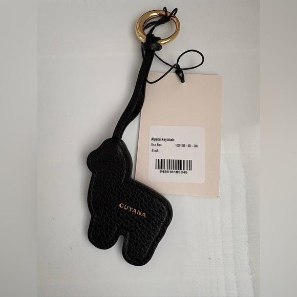 Cuyana Alpaca Black Leather Keychain NWT - Picture 2 of 9